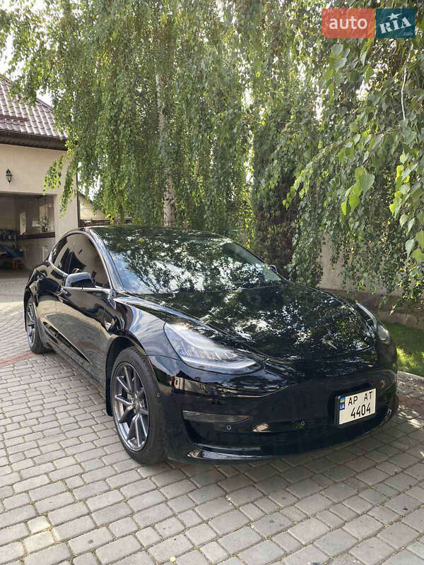 Tesla Model 3 (2018)