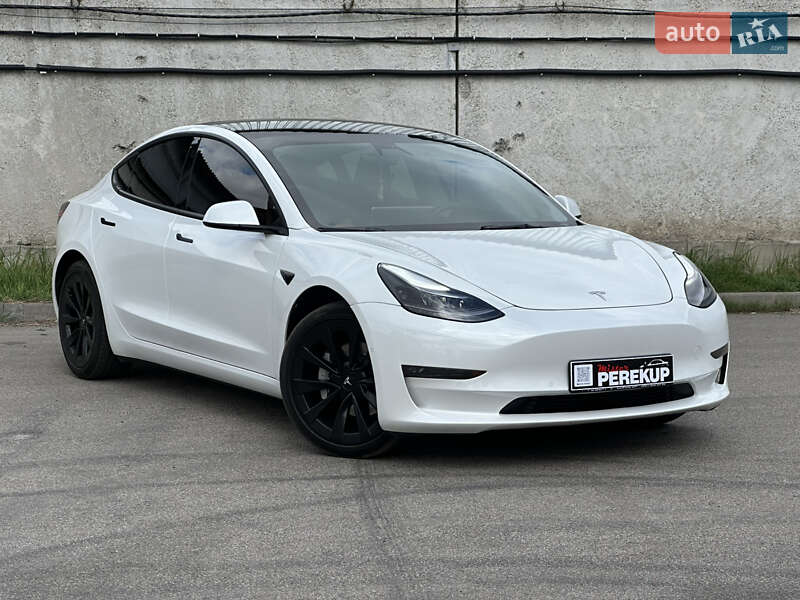 Tesla Model 3 (2021)