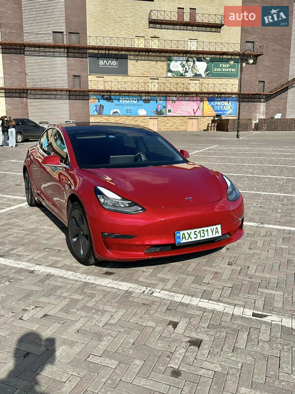 Tesla Model 3 (2018)