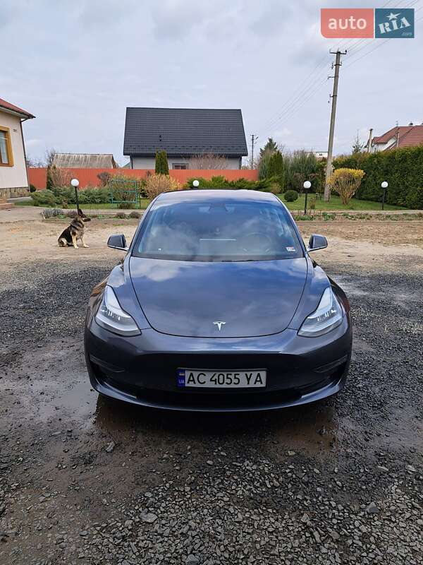 Tesla Model 3 (2018)