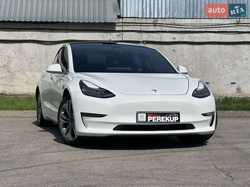 Tesla Model 3 (2020)