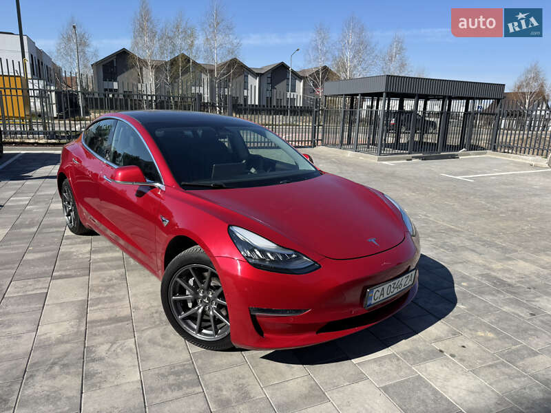 Tesla Model 3 (2020)