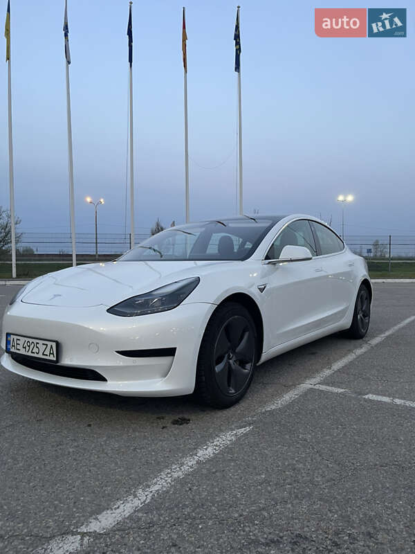 Tesla Model 3 (2020)