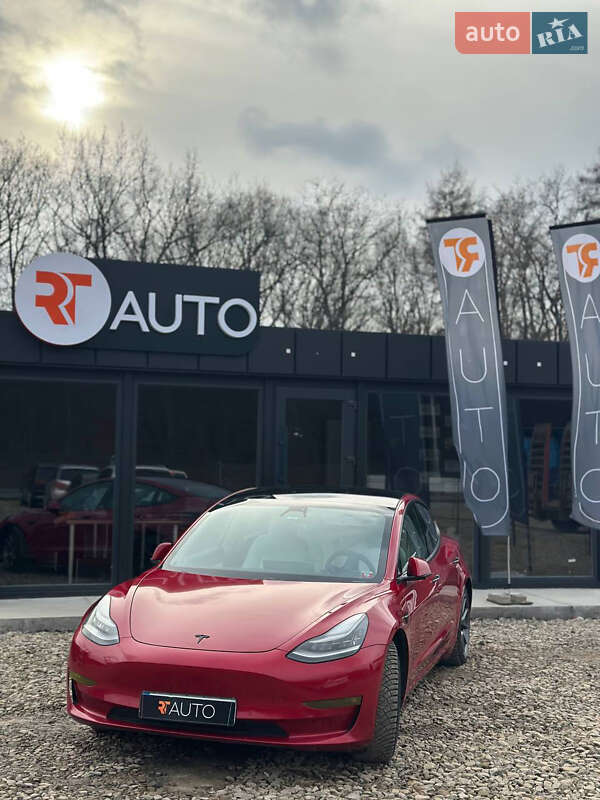Tesla Model 3 (2020)