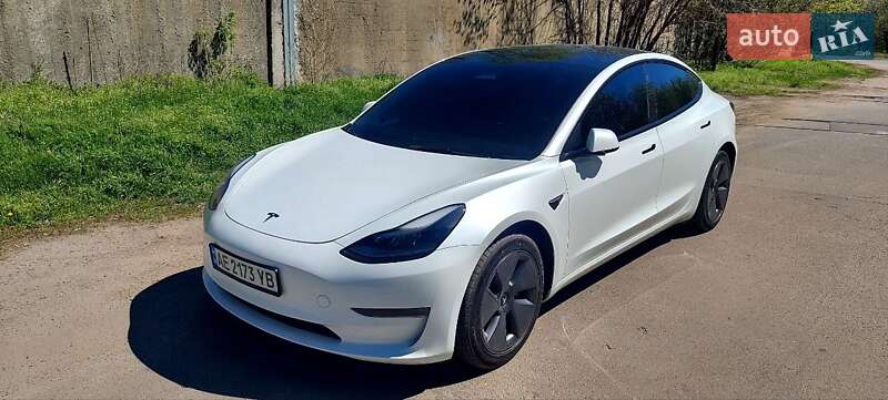 Tesla Model 3 (2022)