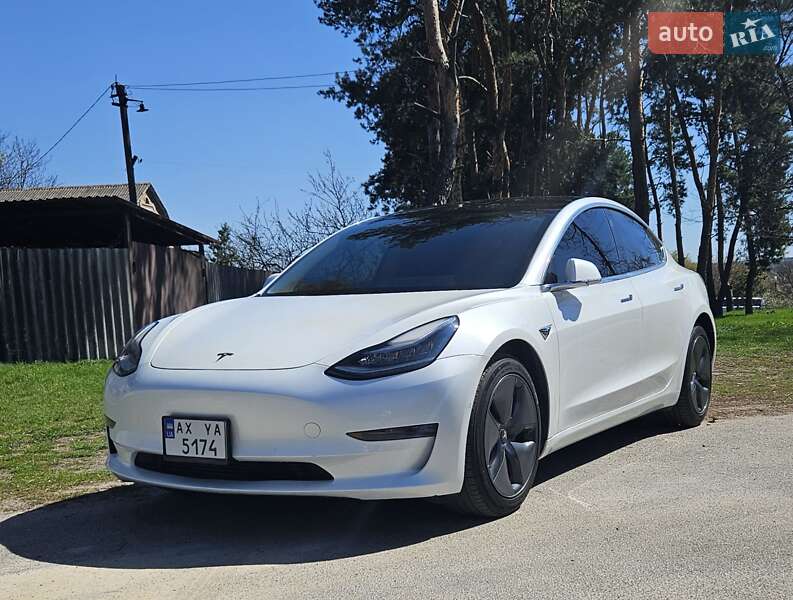 Tesla Model 3 (2020)