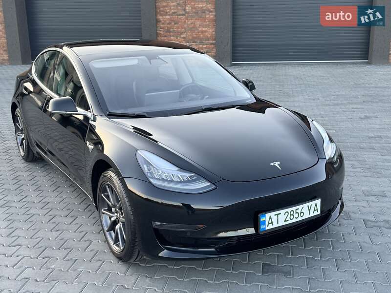 Tesla Model 3 (2019)