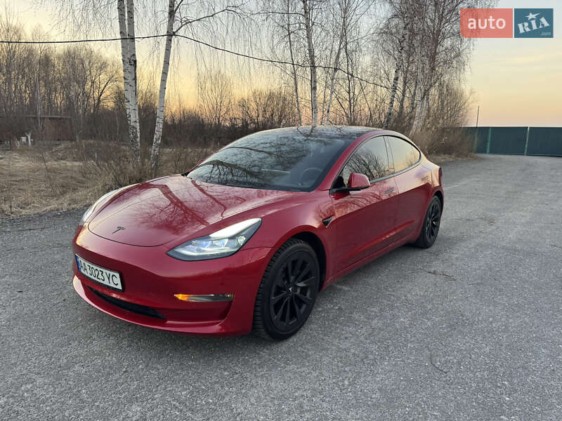 Tesla Model 3 (2021)