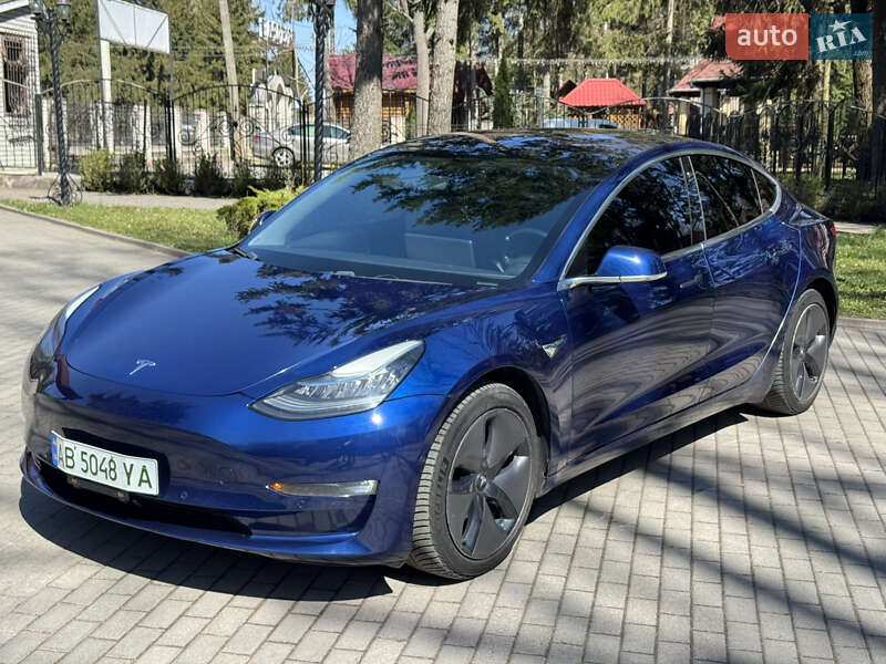 Tesla Model 3 (2018)