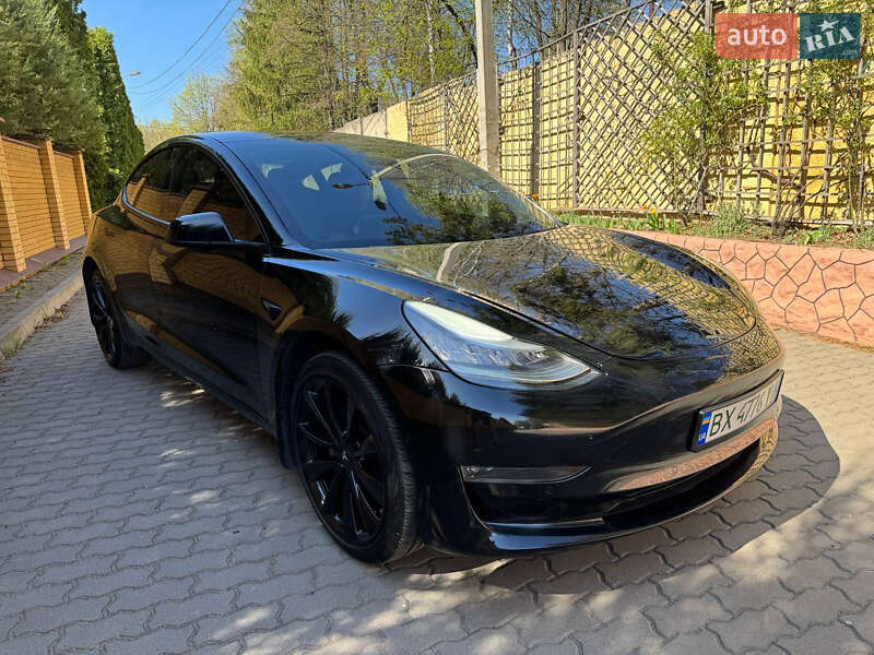 Tesla Model 3 (2019)