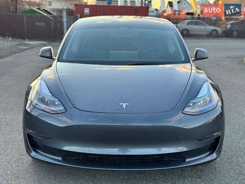 Tesla Model 3 (2020)