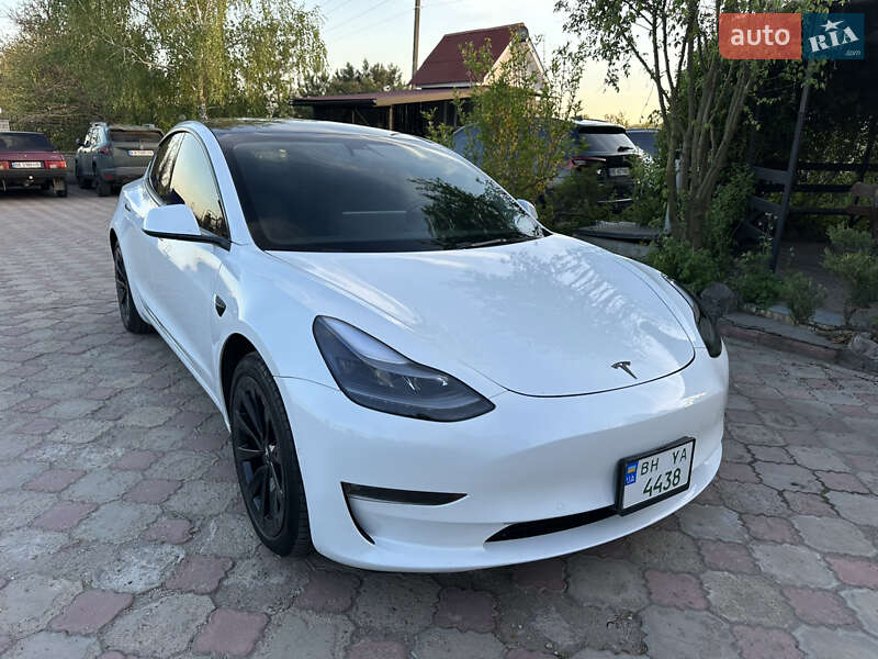 Tesla Model 3 (2022)