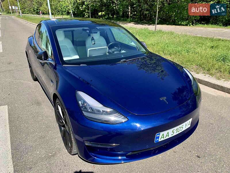 Tesla Model 3 (2019)