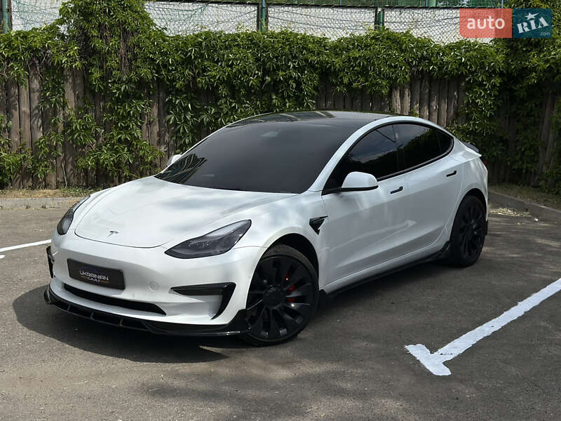 Tesla Model 3 (2021)