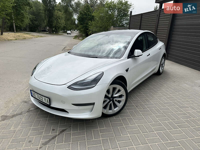 Tesla Model 3 (2022)