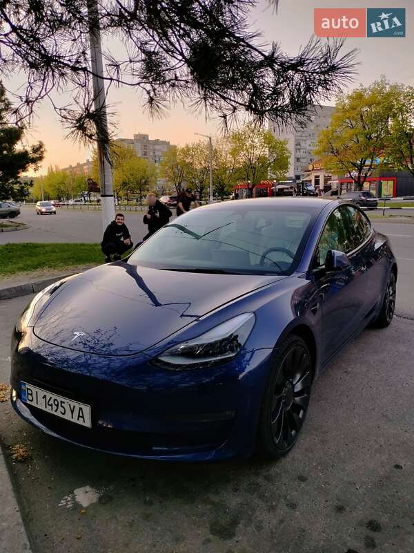 Tesla Model 3 (2022)
