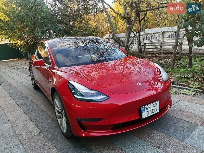 Tesla Model 3 (2019)