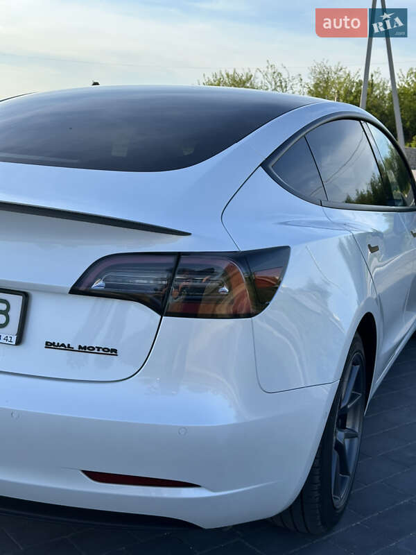 Tesla Model 3 (2021)