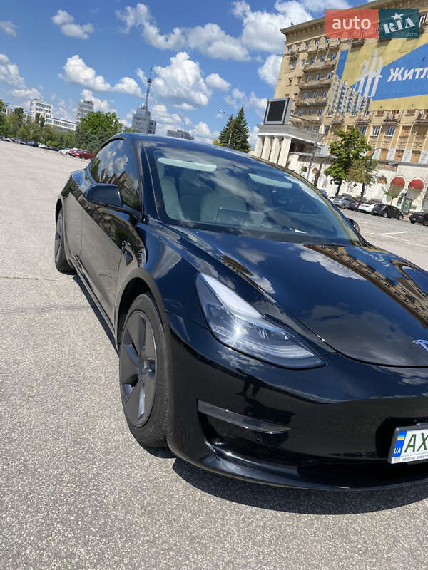 Tesla Model 3 (2021)
