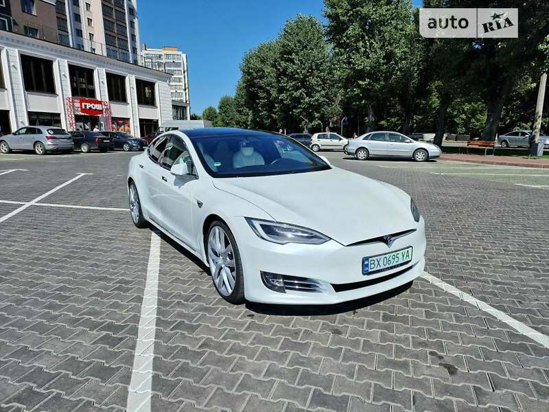 Tesla Model s (2020)