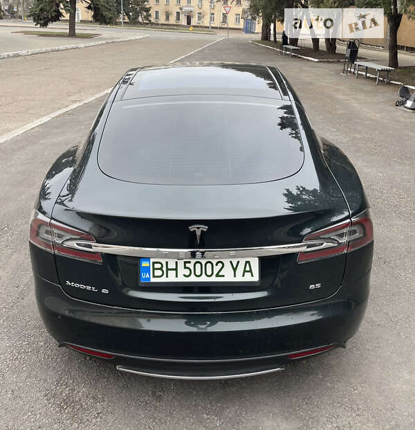 Tesla Model s (2014)