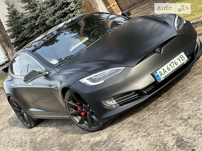 Tesla Model s (2016)