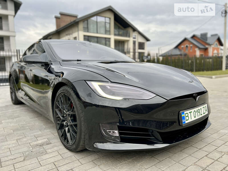 Tesla Model s (2016)