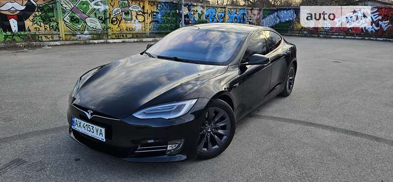 Tesla Model s (2016)