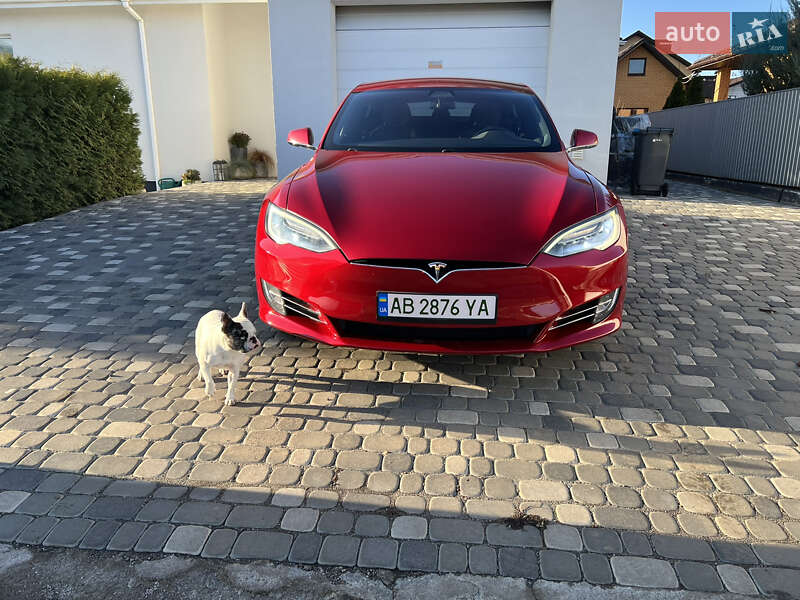 Tesla Model s (2017)