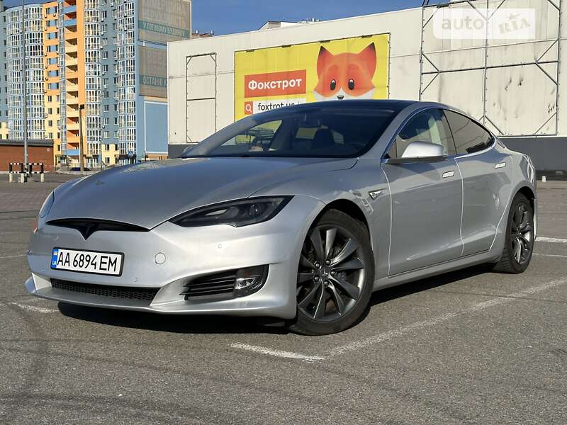 Tesla Model s (2014)
