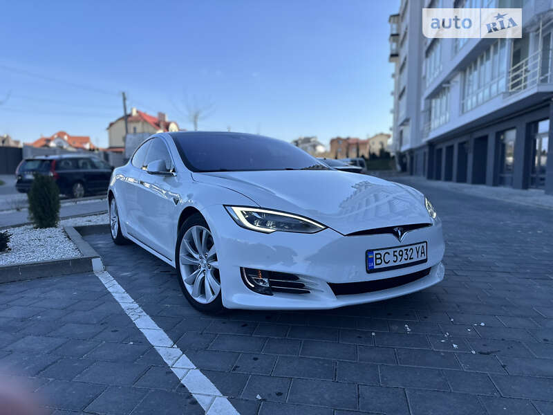 Tesla Model s (2016)