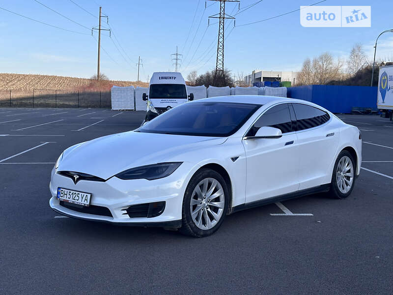 Tesla Model s (2013)