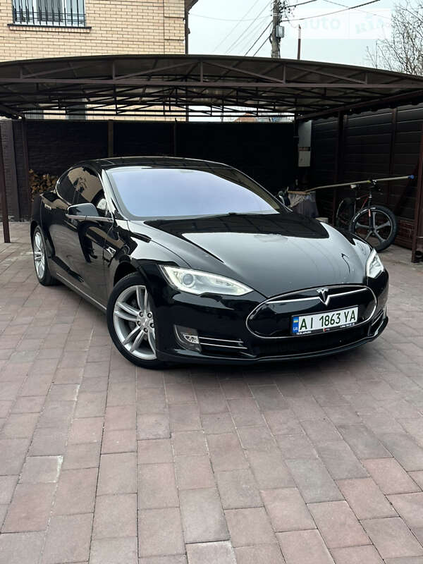 Tesla Model s (2014)