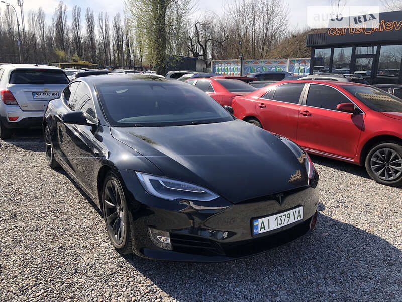 Tesla Model s (2017)