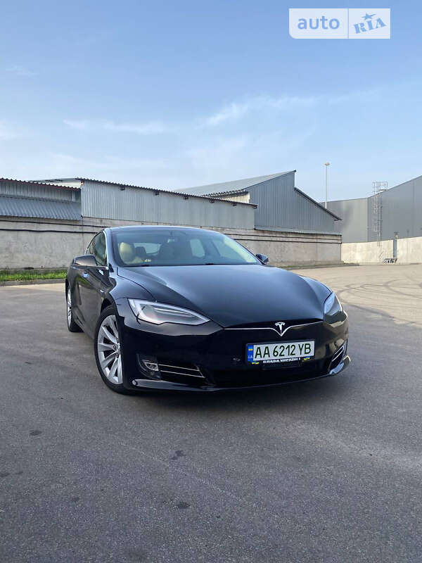 Tesla Model s (2016)