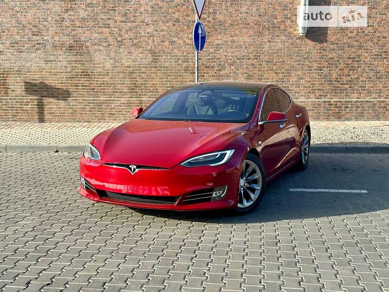 Tesla Model s (2017)