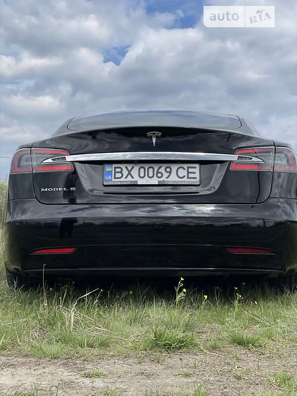 Tesla Model s (2016)