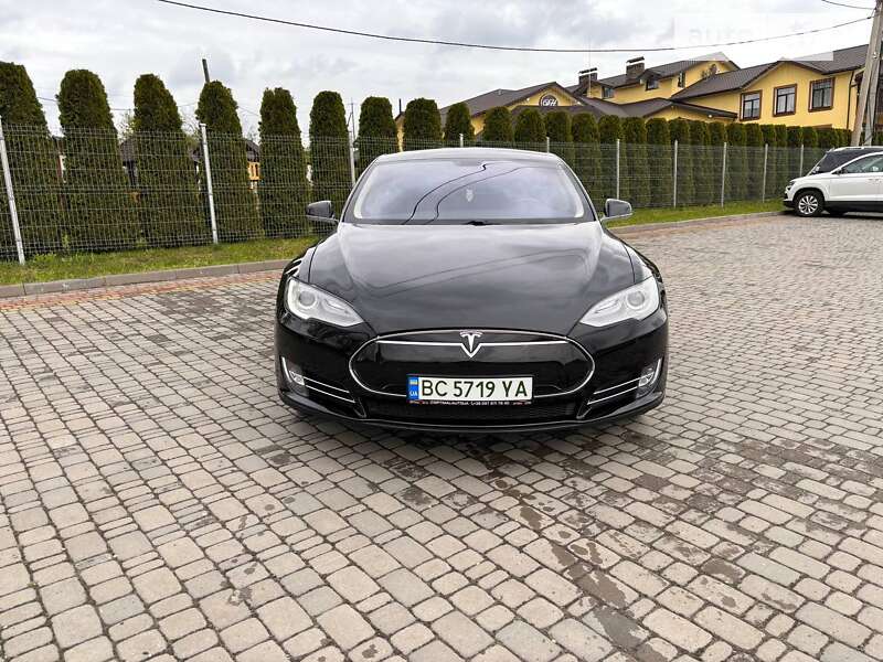 Tesla Model s (2013)