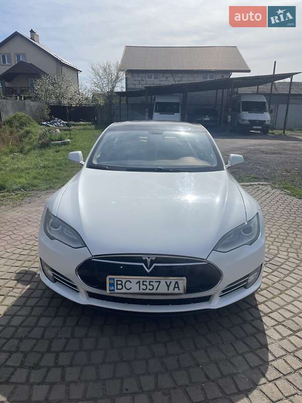 Tesla Model s (2013)