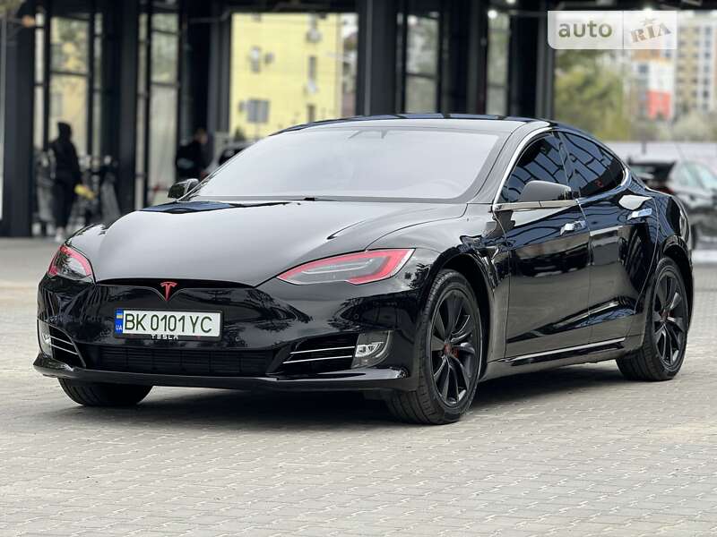 Tesla Model s (2018)