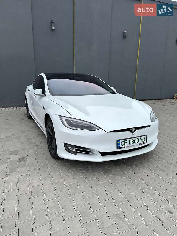 Tesla Model s (2017)