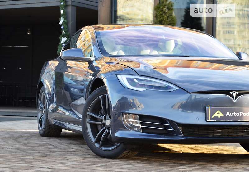 Tesla Model s (2020)