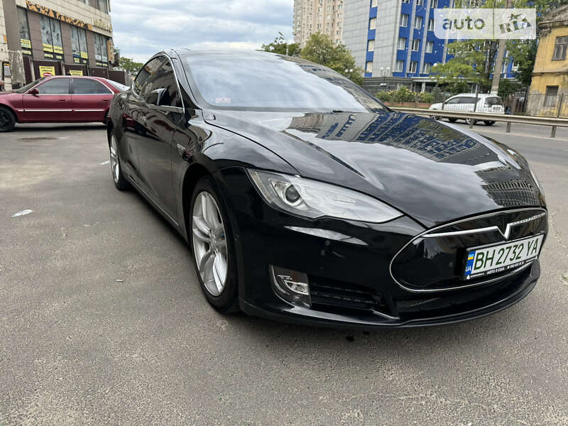 Tesla Model s (2014)