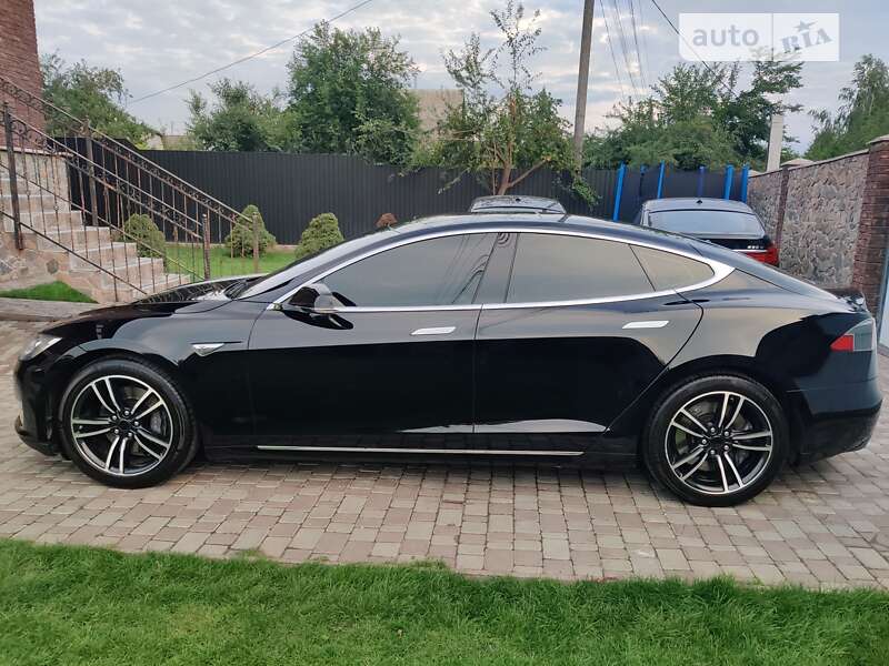 Tesla Model s (2013)