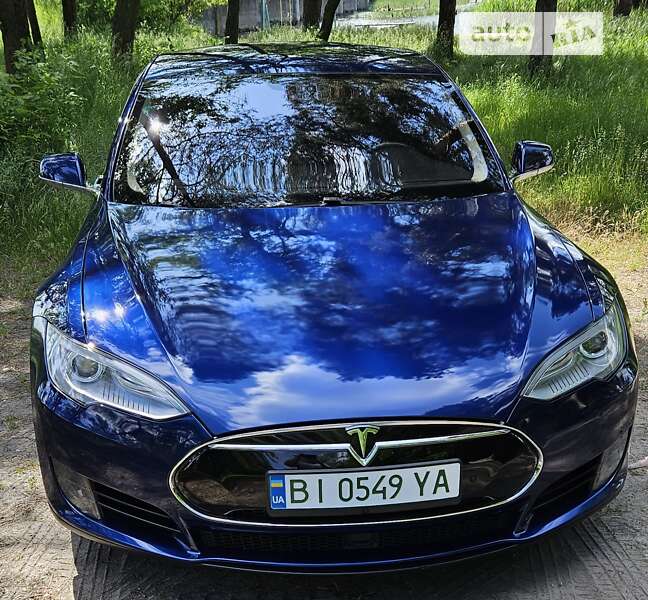 Tesla Model s (2016)