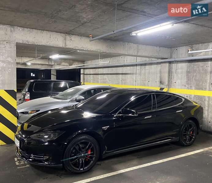 Tesla Model s (2014)