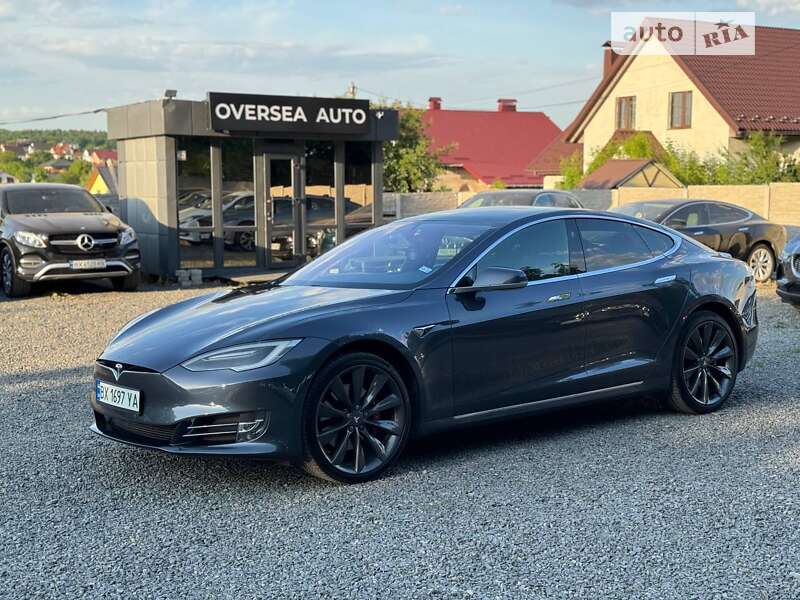 Tesla Model s (2017)