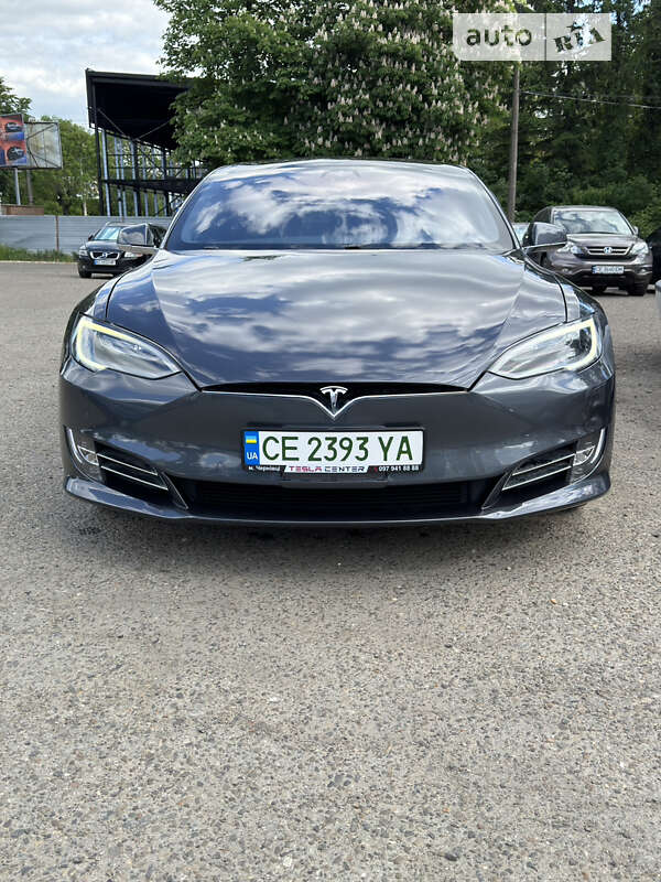 Tesla Model s (2019)
