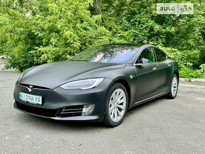Tesla Model s (2018)
