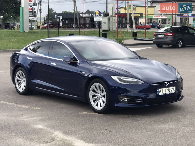 Tesla Model s (2017)
